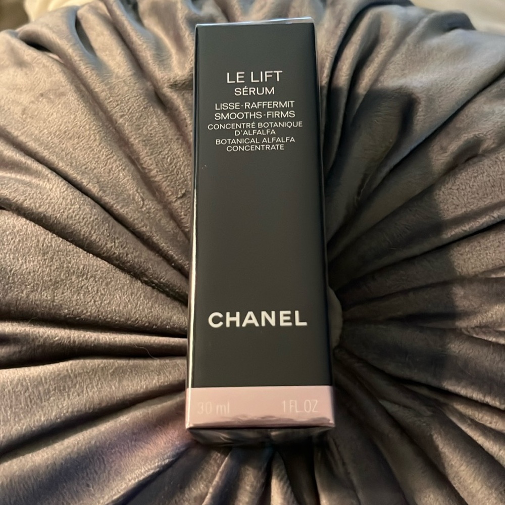 CHANEL LE LIFT SERUM 30 ml 1 FL OZ **BRAND NEW**